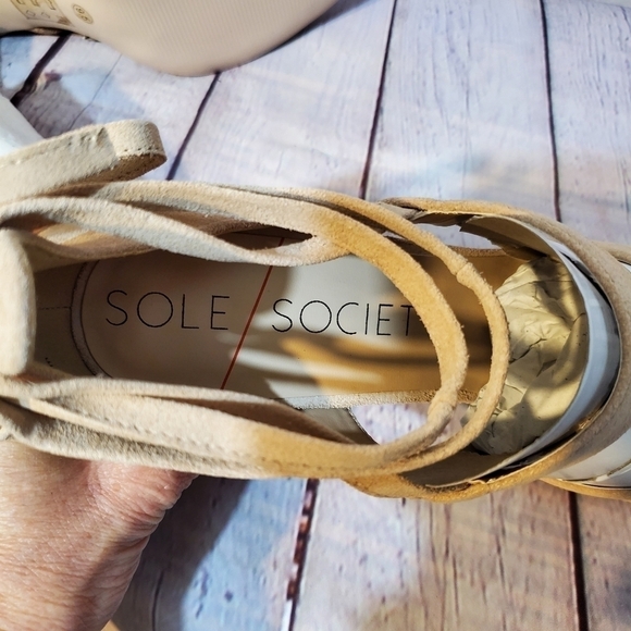 NEW! SOLE SOCIETY ISABELLI PUMP - Picture 7 of 7